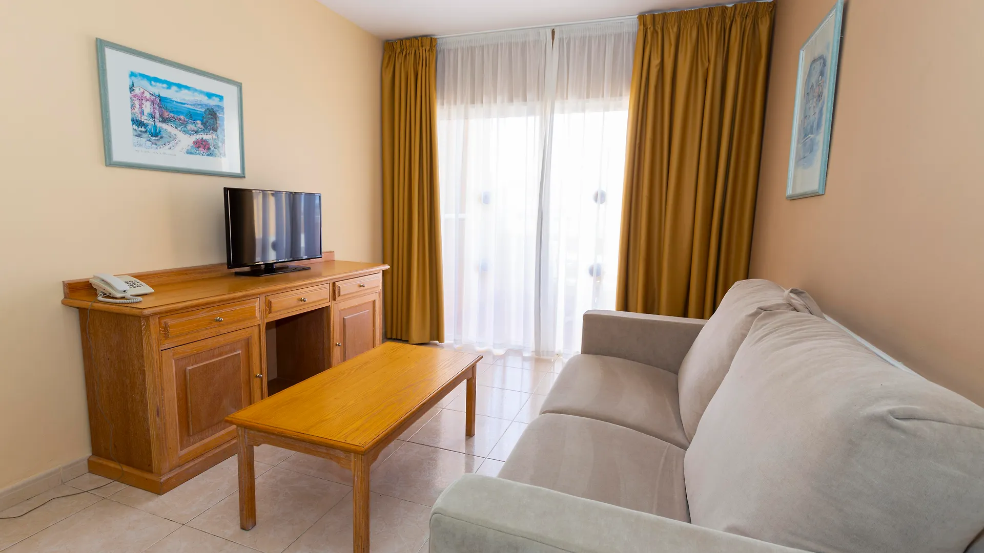מלון אדחה Villa De Adeje Beach