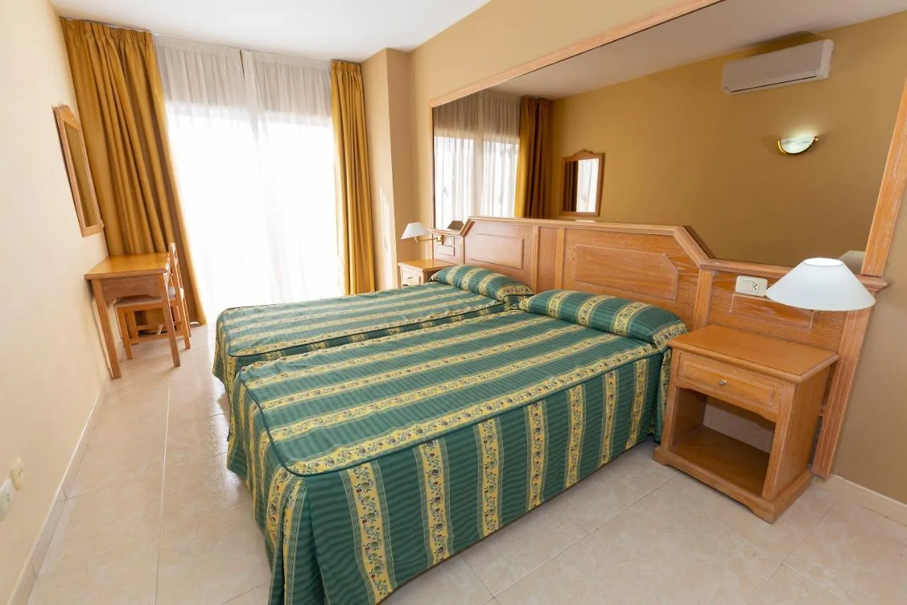 אדחה Villa De Adeje Beach 3*,